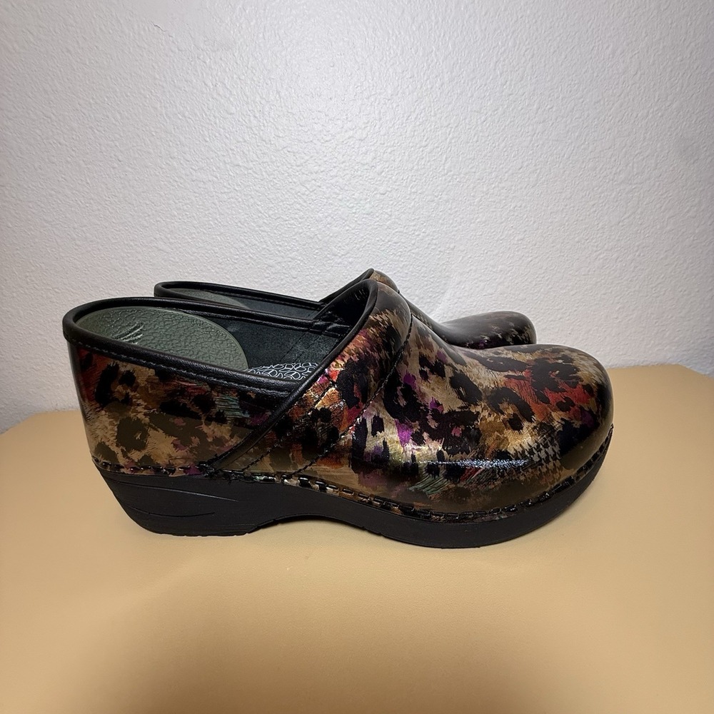 NEW Box Dansko XP 2.0 Clog Multi Color Leopard Swirl Nurse Doctor EU 38 US 7.5/8 - Picture 15 of 16
